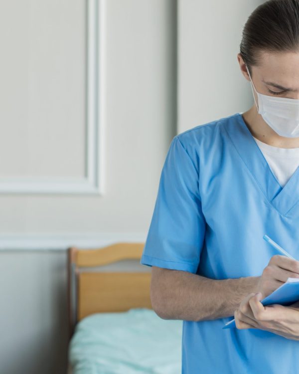 high-angle-male-nurse-with-clipboard high-angle-male-nurse-with-clipboard